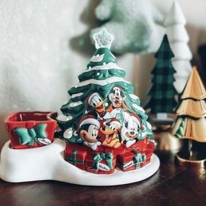 DISNEY Mickey & Friends Christmas with Disney SCENTSY Warmer-NEW IN BOX